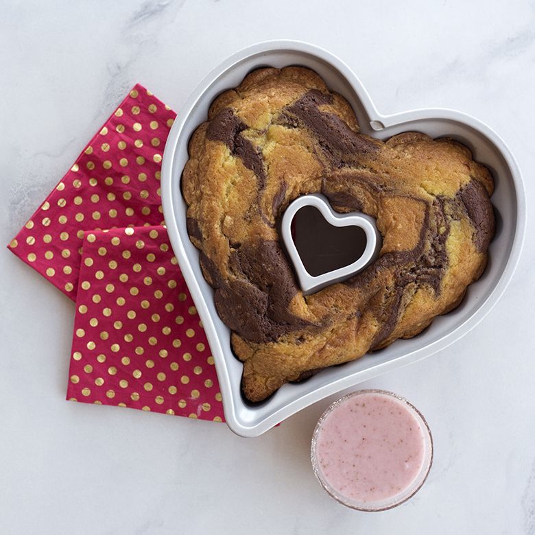 Nordic Ware Bakform Elegant Heart Bundt® Pan Nordic Ware Bakform Elegant Heart Bundt® Pan
